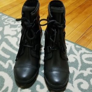 Black Sorel waterproof women's boots